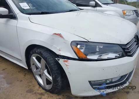 2015 Volkswagen Passat 1.8T Se из США, поврежденный, VIN 1VWBS7A39FC017999